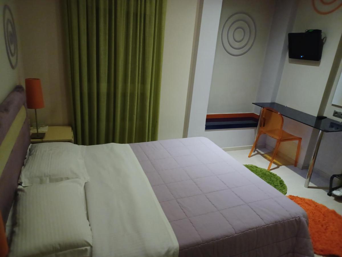 Room "Frog" In A Neoclasical House Kastoria Buitenkant foto