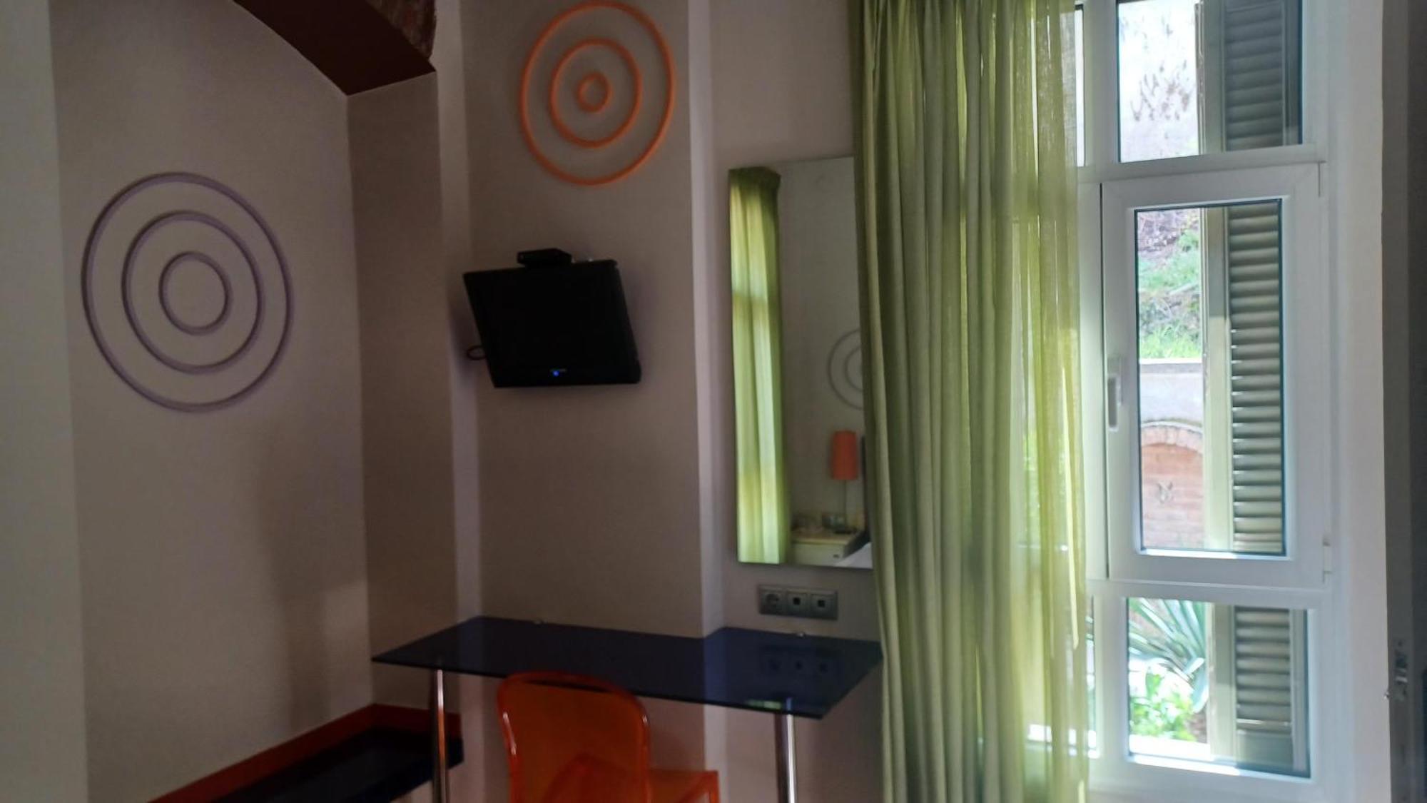 Room "Frog" In A Neoclasical House Kastoria Buitenkant foto
